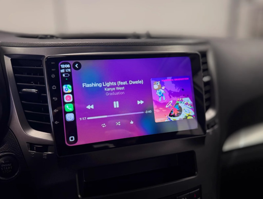 Установка Android мультимедиа с Apple CarPlay в штатное место автомобиля