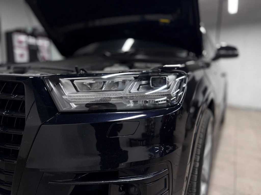 Результат: восстановленные фары Audi Q7 после перепаковки и замены стёкол