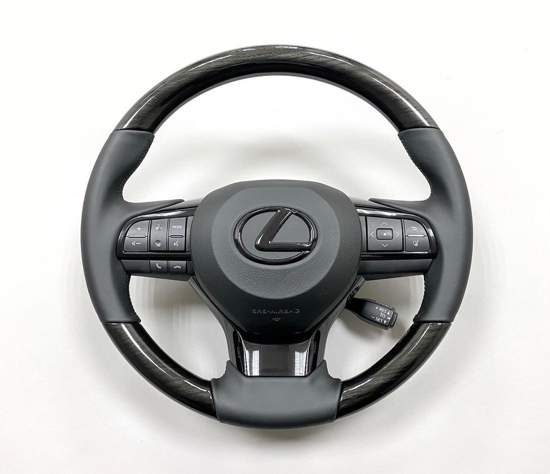 Перетяжка руля Lexus RX350 — кожа, заводская эргономика