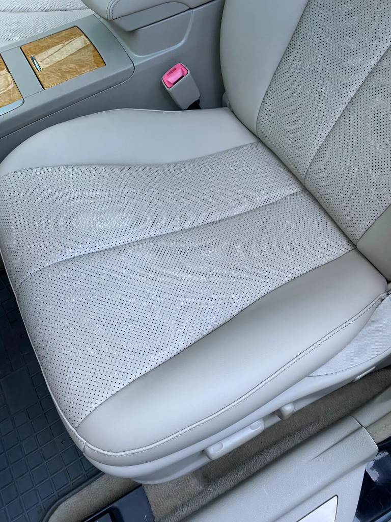 Toyota Camry — переднее сиденье после перетяжки
