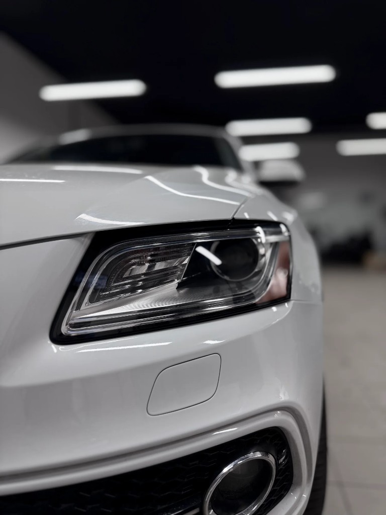 Ремонт фары Audi — прозрачное стекло после замены в Auto Style