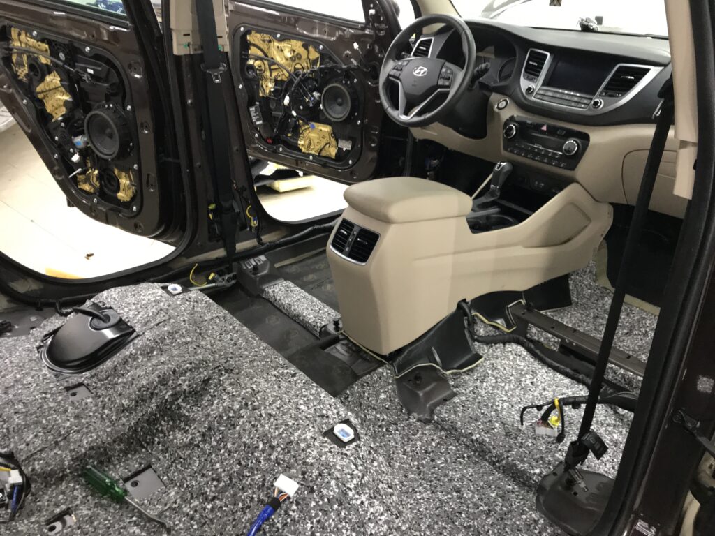 Комплексная шумоизоляция Hyundai Tucson