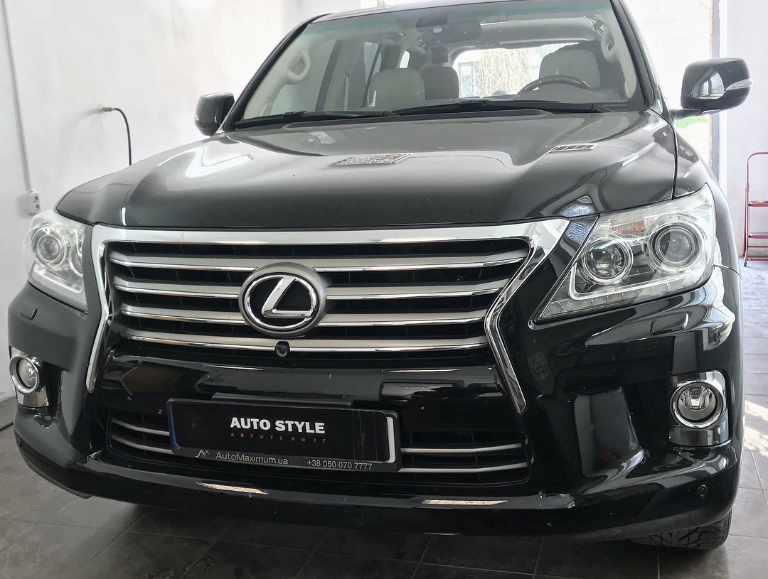 Lexus LX570 — замена ламп и защита фар